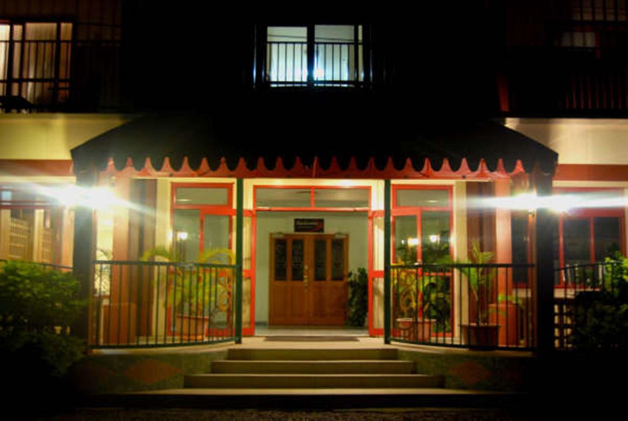 Hotel Elisa Apia Bagian luar foto